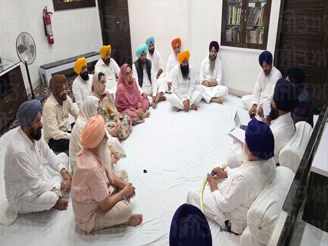 ਆਮ ਆਦਮੀ ਪਾਰਟੀ ਦੇ ਵਿਧਾਇਕਾਂ ਅਤੇ ਆਗੂਆਂ ਨੇ ਜਥੇਦਾਰ ਗੜਗੱਜ ਨੂੰ ਦਿੱਤਾ ਸਪੱਸ਼ਟੀਕਰਨ