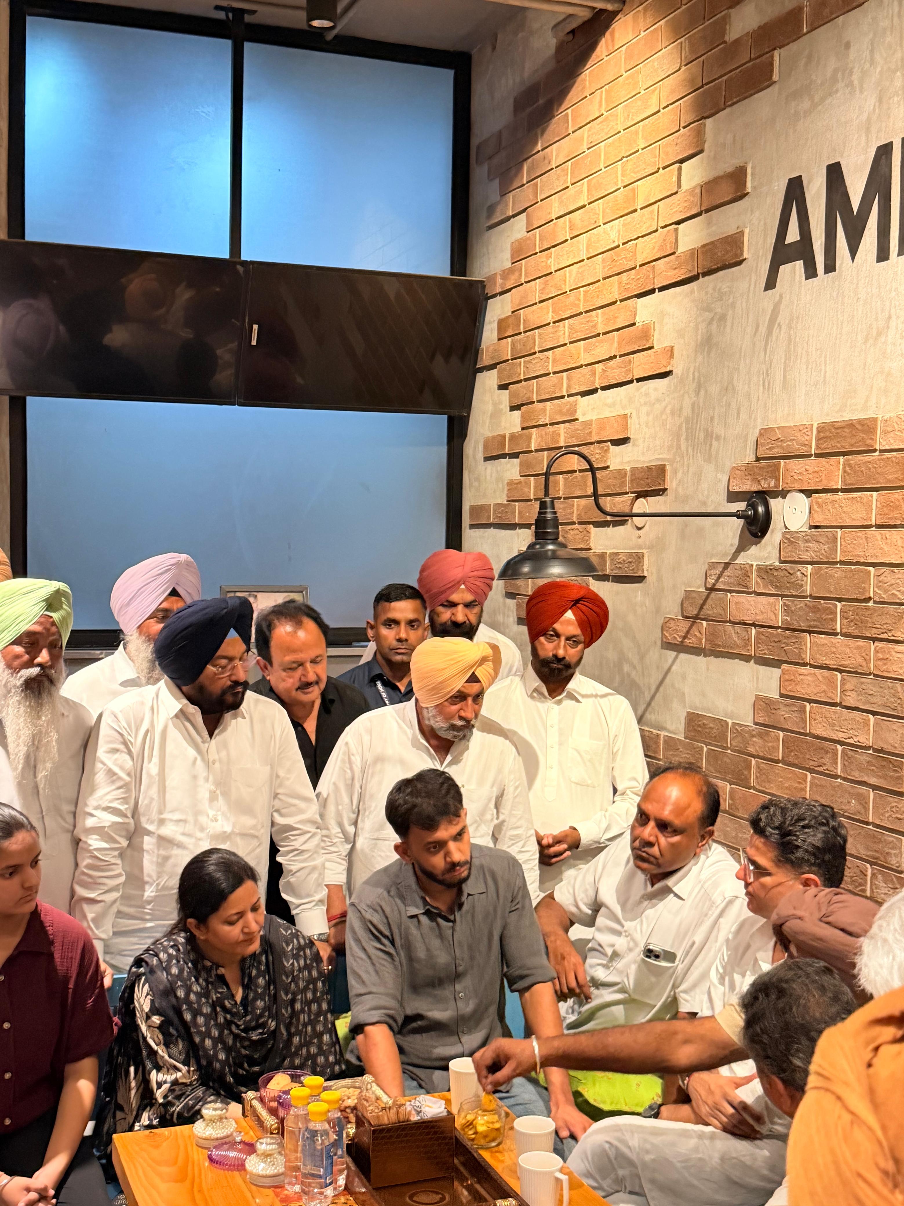 ਬਠਿੰਡਾ ਪੁੱਜੇ ਸਚਿਨ ਪਾਇਲਟ, ਹਰਜਿੰਦਰ ਮੇਲਾ ਦੇ ਪਰਿਵਾਰ ਨਾਲ ਕੀਤੀ ਮੁਲਾਕਾਤ