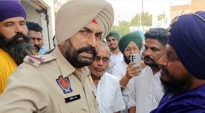 ਥਾਣੇਦਾਰ ਨੇ ਨੌਜਵਾਨ ਨੂੰ ਥੱਪੜ ਮਾਰਿਆ, ਫਿਰ ਮੰਗੀ ਮੁਆਫ਼ੀ