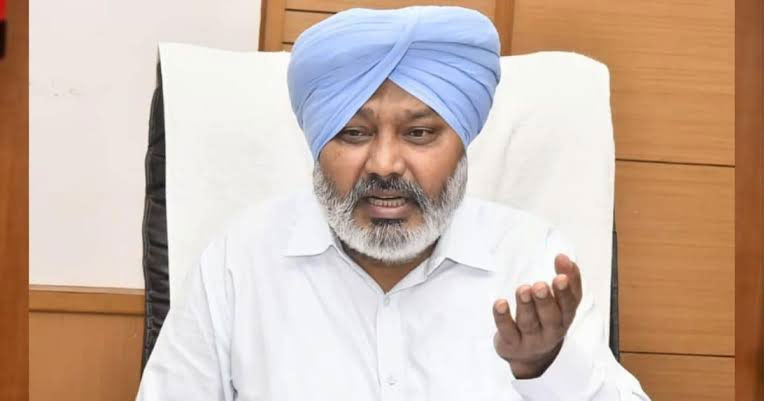 ਪੰਜਾਬ ਦੇ 180 ETT ਟੈੱਟ ਪਾਸ ਅਧਿਆਪਕਾਂ ਲਈ ਵੱਡੀ ਰਾਹਤ! 
ਤਨਖਾਹ ਸਮਾਨਤਾ ਦੇ ਹੁਕਮ ਜਾਰੀ: ਹਰਪਾਲ ਸਿੰਘ ਚੀਮਾ