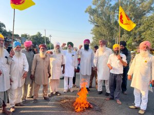ਪਰਵਿੰਦਰ ਸਿੰਘ ਝੋਟਾ ਦੇ ਕਤਲ ਦਾ ਮਾਮਲਾ: ਕਿਰਤੀ ਕਿਸਾਨ ਯੂਨੀਅਨ ਵਲੋਂ 
ਕੀਤੀ ਨਾਅਰੇਬਾਜ਼ੀ